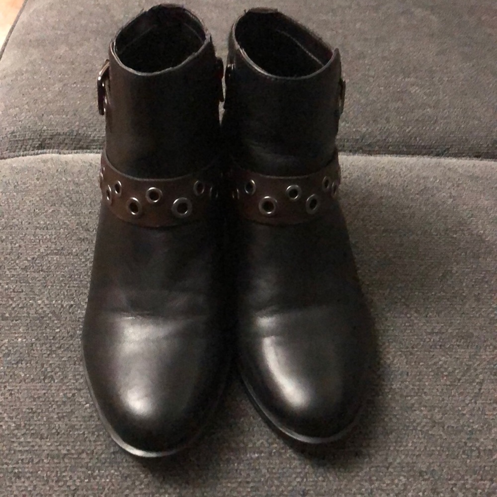 Naturalized Black/brown 7W booties